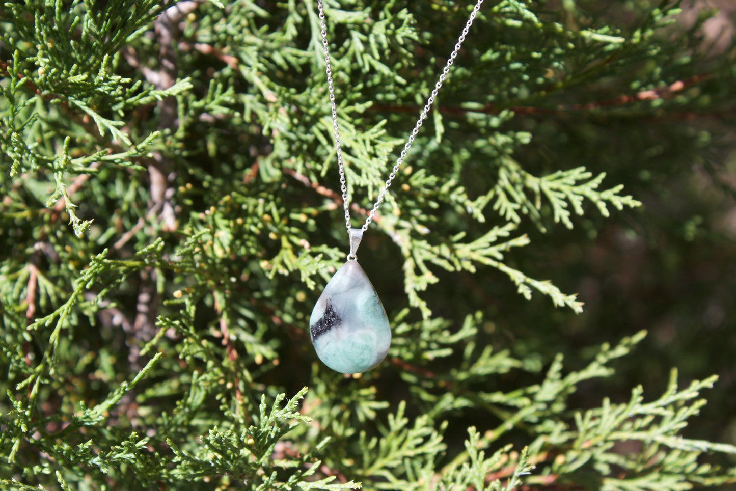 Drop Emerald Necklace